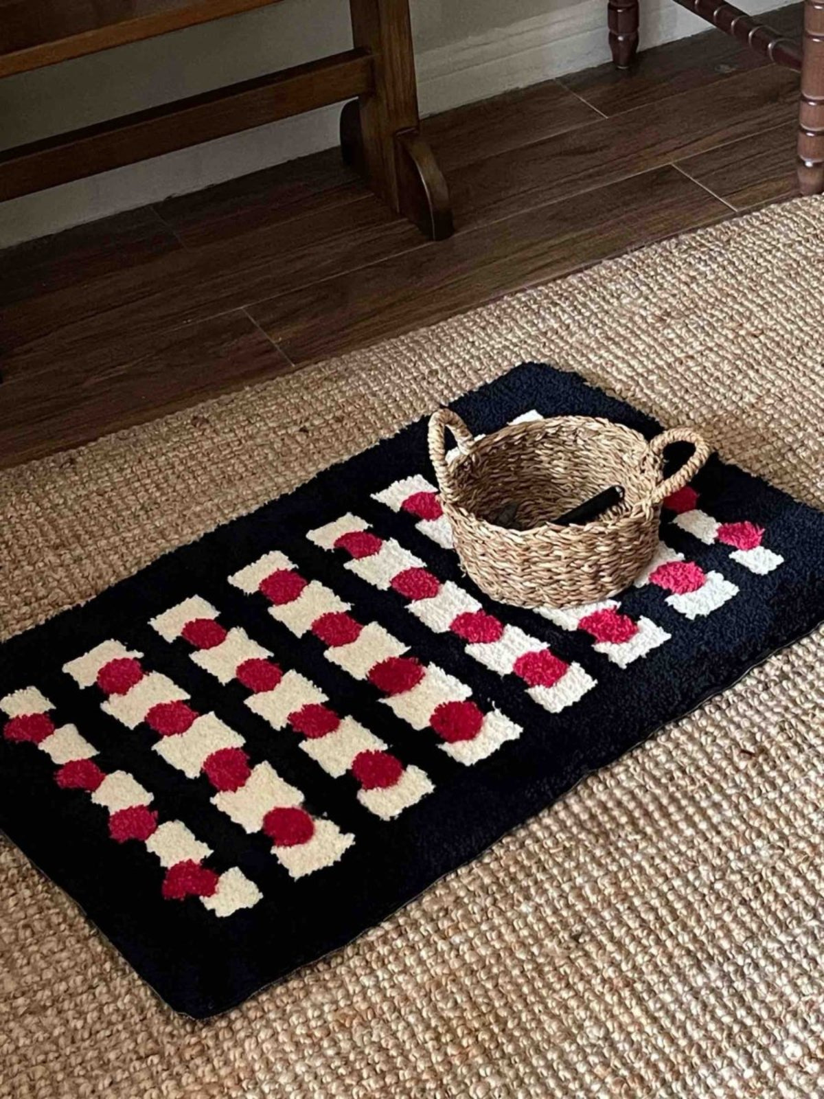 Retro Dotted Bath Rug, Ultra Soft, Absorbent & Anti-slip-1