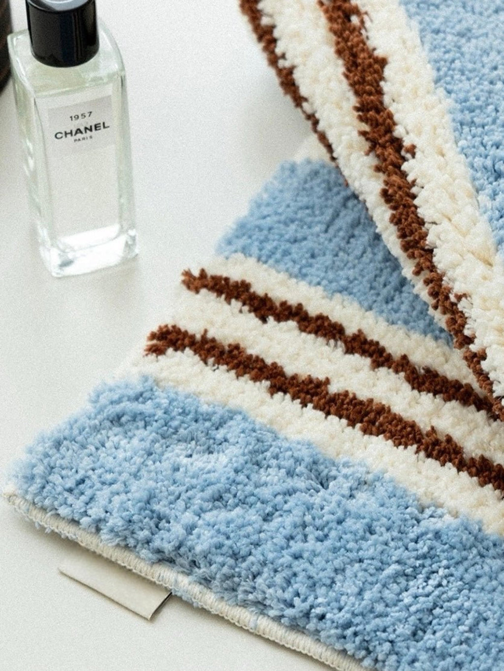 Tapis de bain rétro à rayures bleues — vue 4