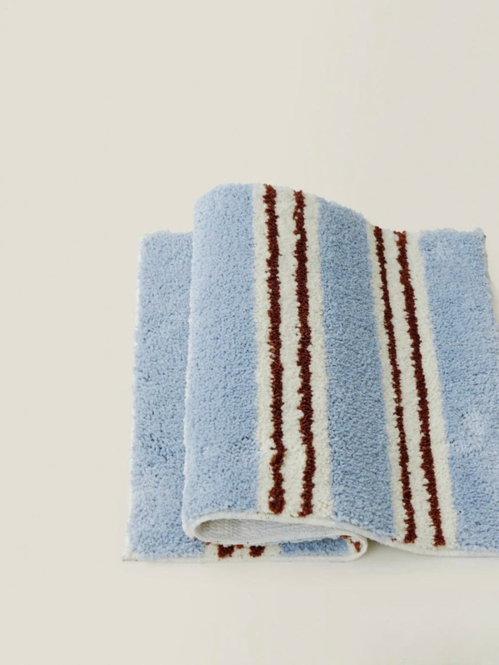 Tapis de bain rétro à rayures bleues — vue 3