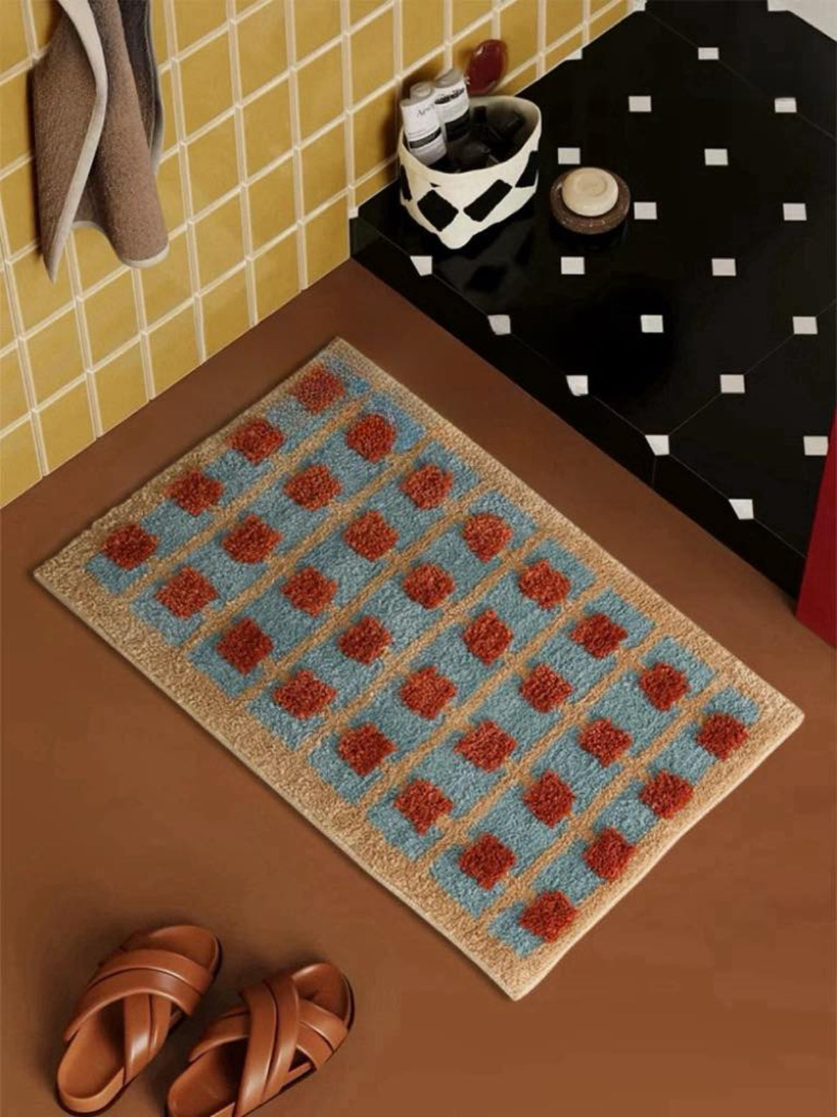 Ultra Soft Retro Whimsical Grid Bath Rug, Machine-washable, Absorbent Mat-0